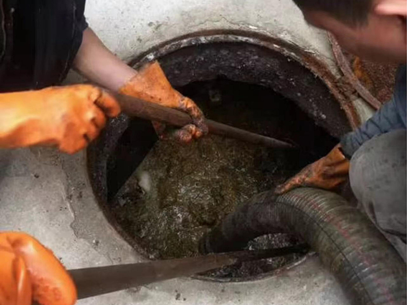 潢川清理化粪池时如何避免沼气的危害?